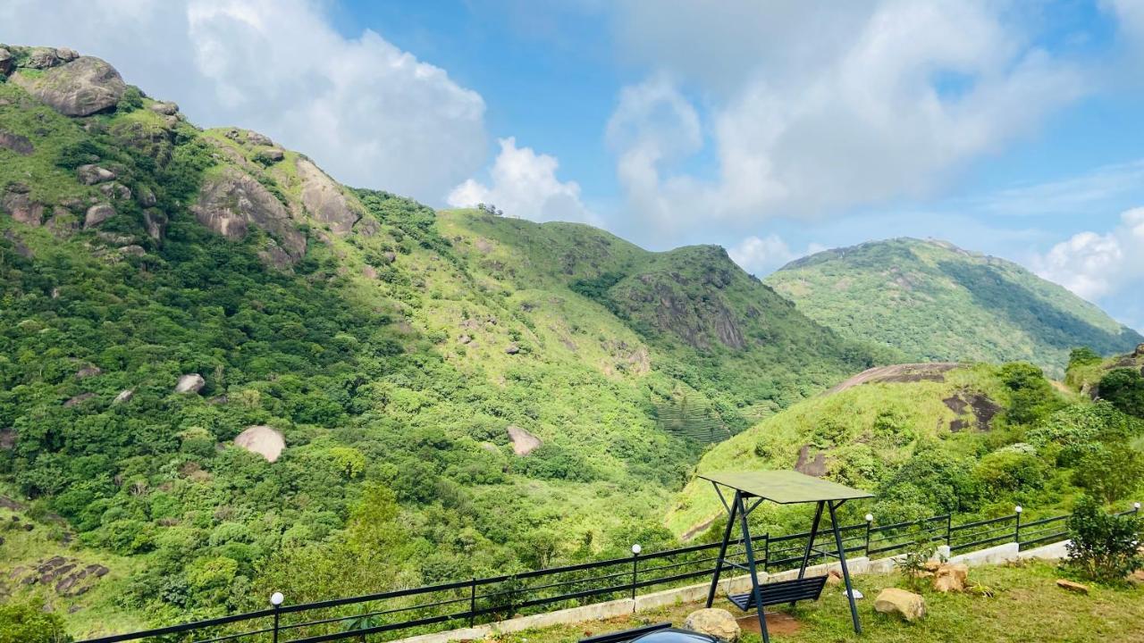 Hill Monk - Whispering Mist Hotel วากามอน ภายนอก รูปภาพ